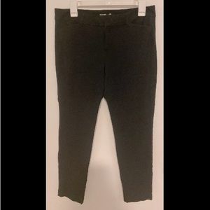 Women’s Old Navy Never Fade Pixie Pants - Black